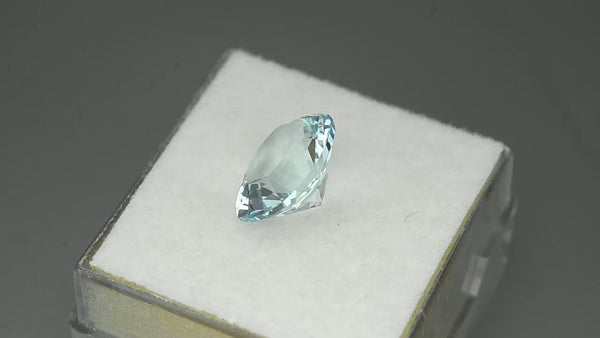 Exquisite precision oval-cut Madagascan blue aquamarine.