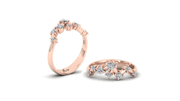 Couronne ring in rose gold, set with 8 brilliant cut diamonds.